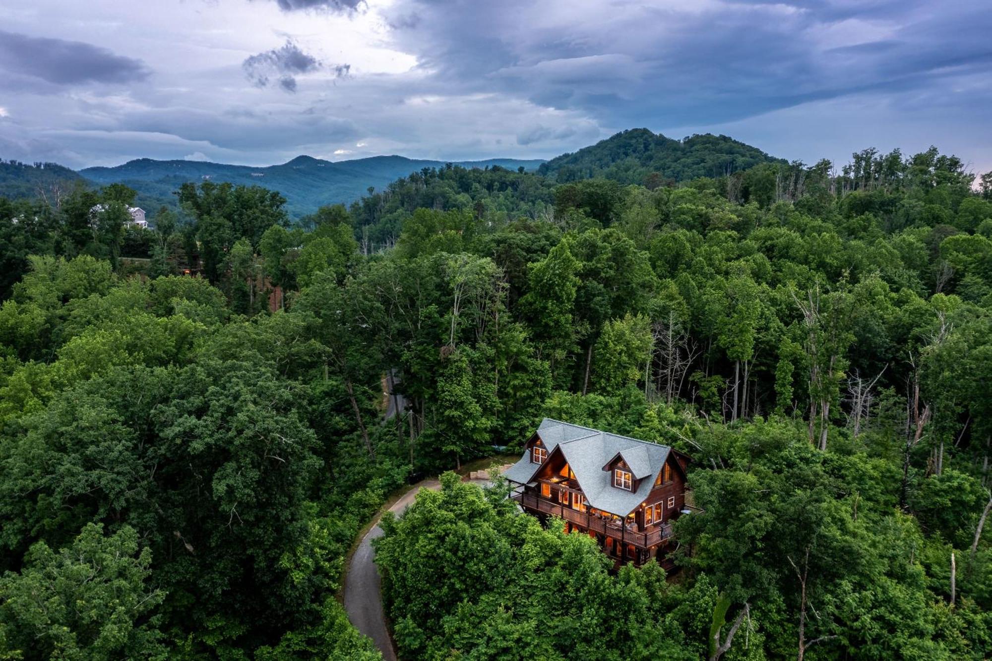 The Solstice - Amenities Galore Mountain Retreat Gatlinburg Εξωτερικό φωτογραφία