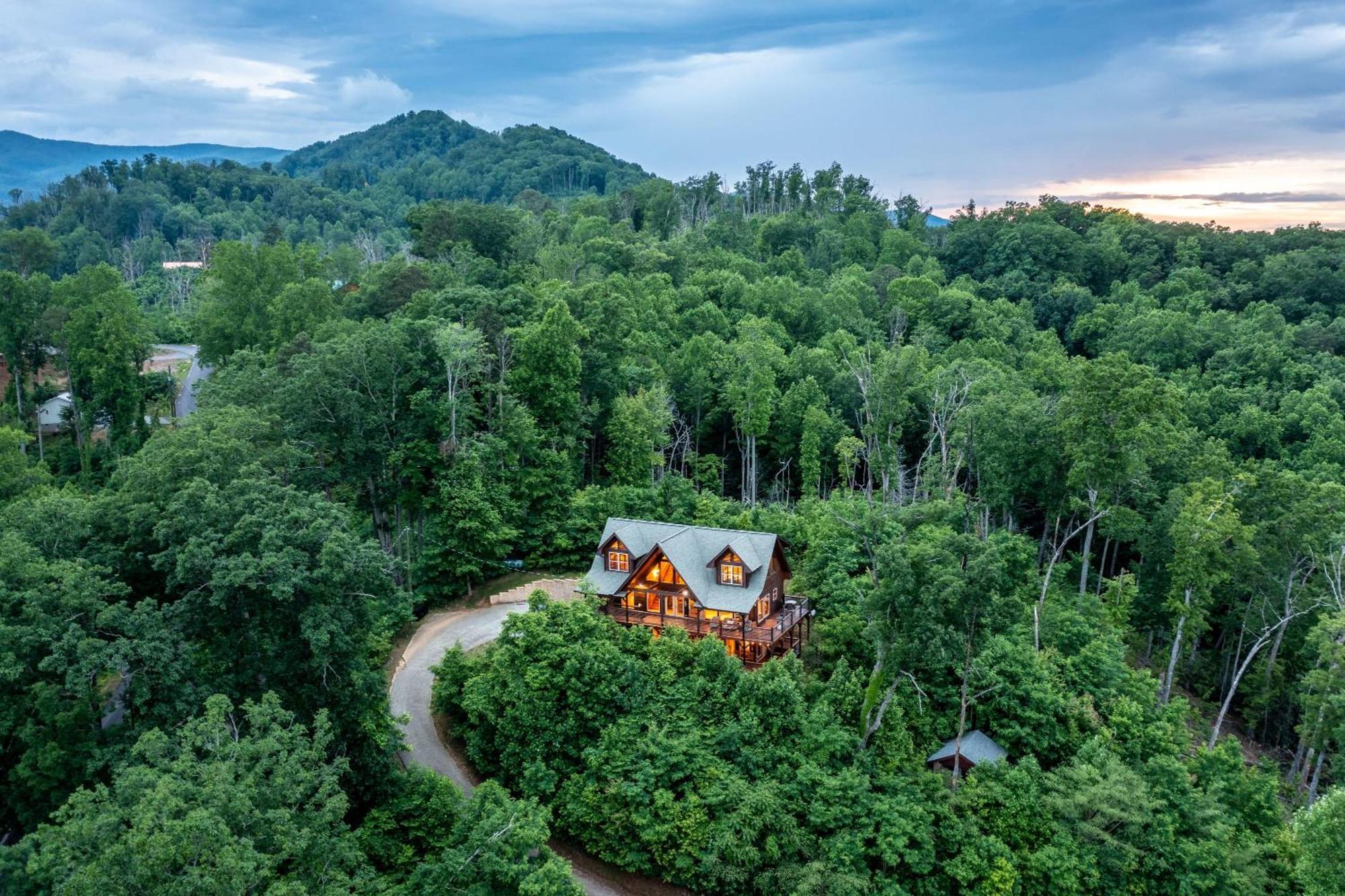 The Solstice - Amenities Galore Mountain Retreat Gatlinburg Εξωτερικό φωτογραφία