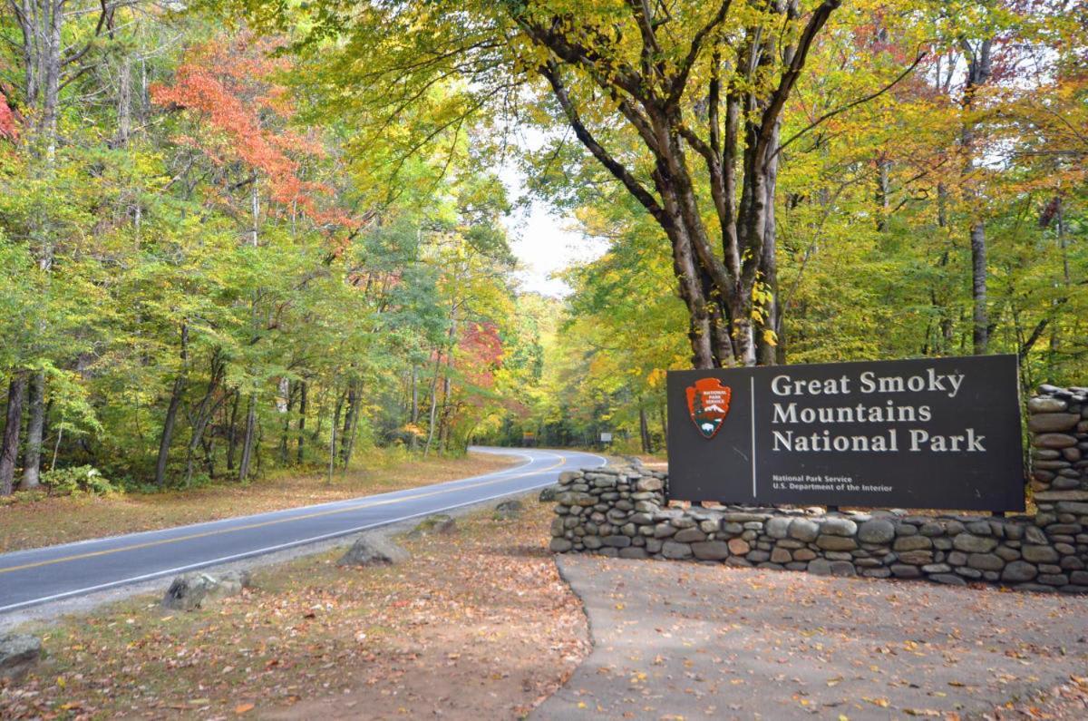 The Solstice - Amenities Galore Mountain Retreat Gatlinburg Εξωτερικό φωτογραφία
